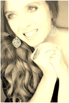 Wedding Singer - Funeral Singer - Christening Singer - Marianne Lihannah - Gloucestershire - Celebration Songs